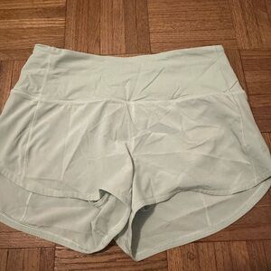 Lululemon SpeedUp Shorts Sz 6 High Rise 2.5 inseam